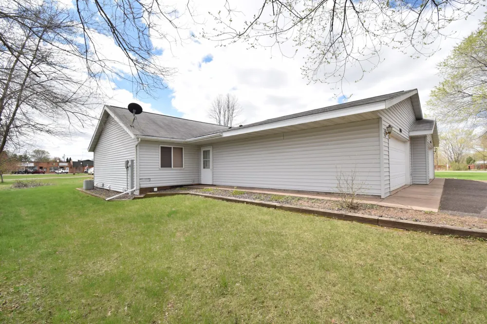 7721 Lake Street Siren, WI 54872