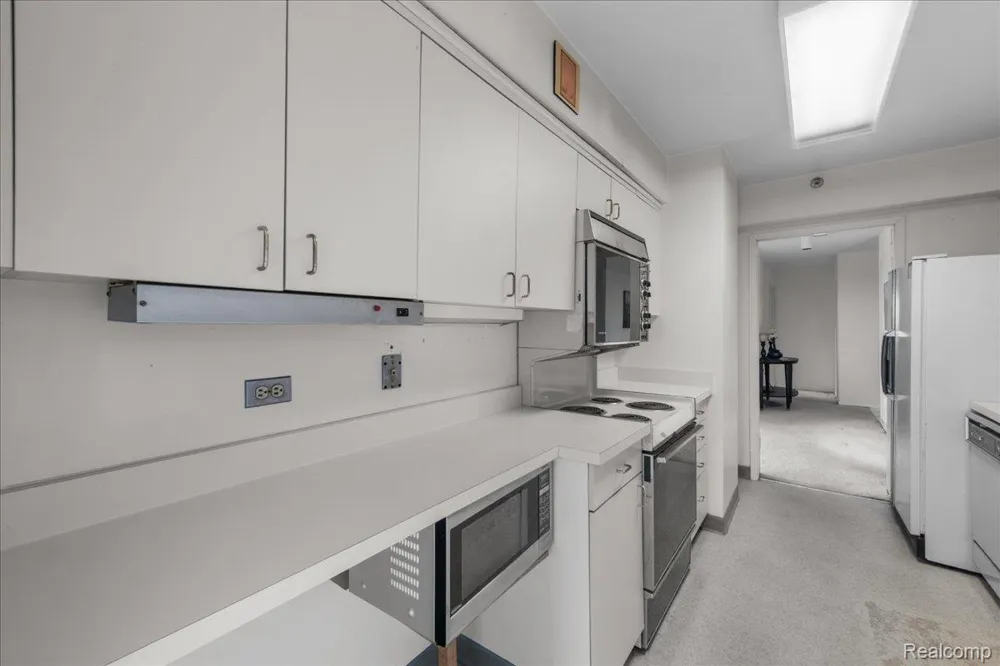 5000 Town Center #3303-3304 Southfield City, MI 48075