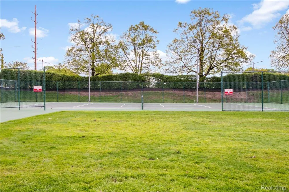 5000 Town Center #3303-3304 Southfield City, MI 48075