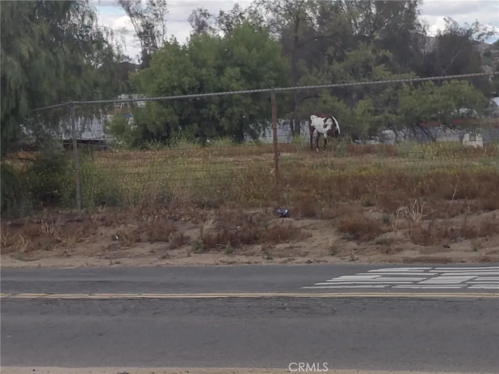 5 Holland Rd Menifee, CA 92584