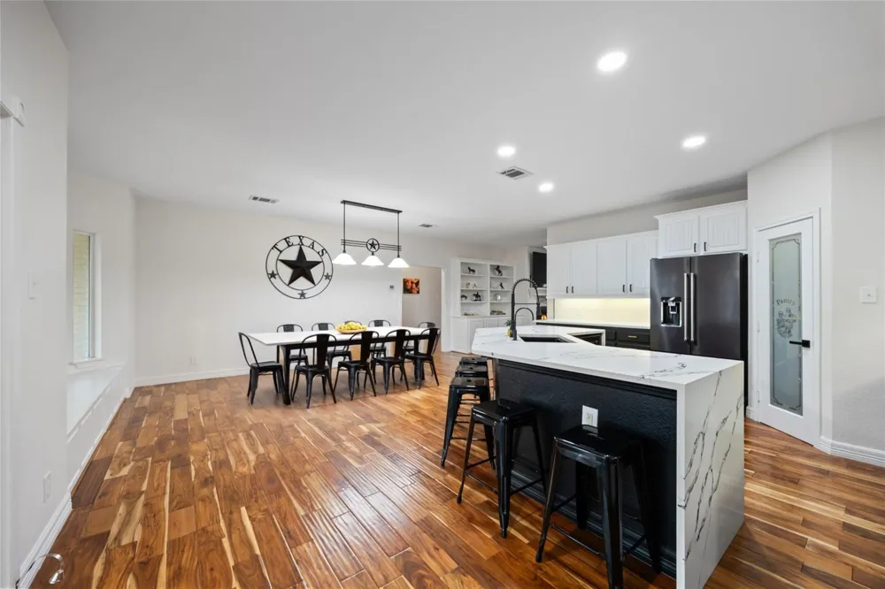 6880 County Road 4042 Kemp, TX 75143
