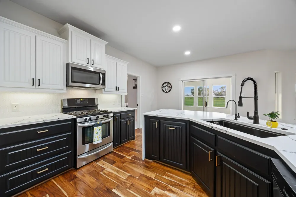 6880 County Road 4042 Kemp, TX 75143