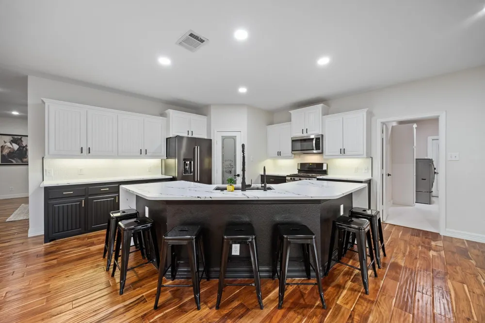 6880 County Road 4042 Kemp, TX 75143