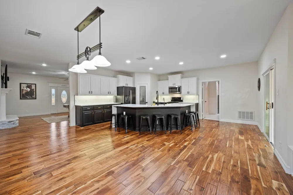 6880 County Road 4042 Kemp, TX 75143