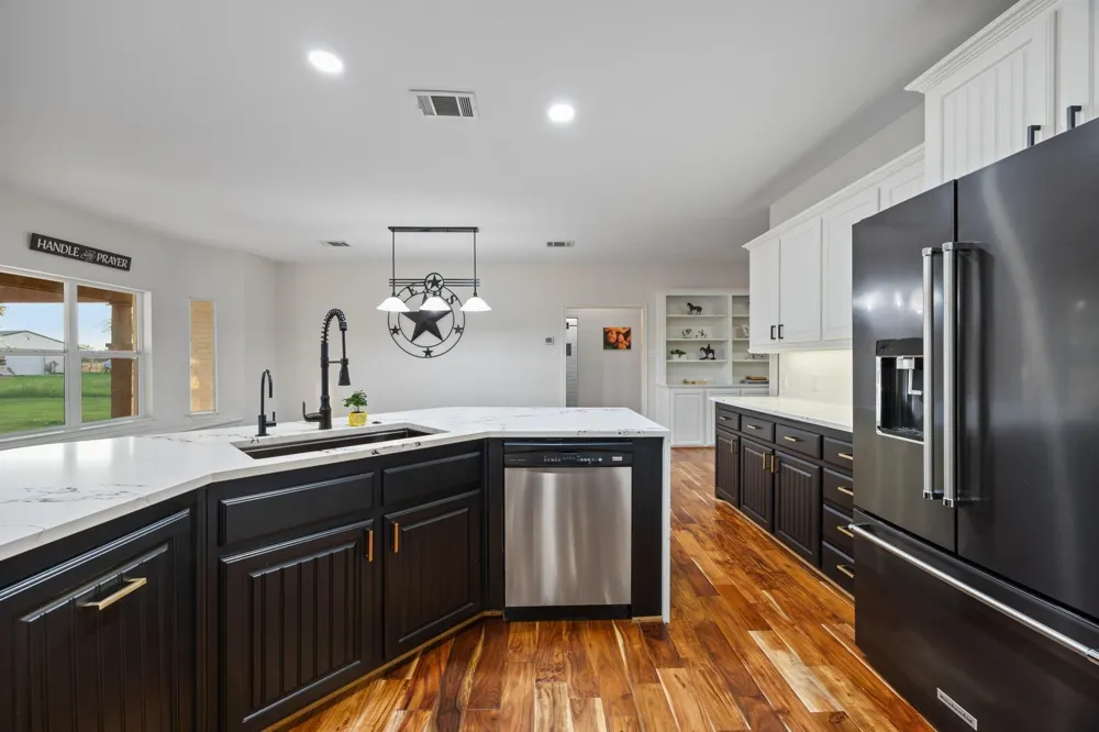 6880 County Road 4042 Kemp, TX 75143