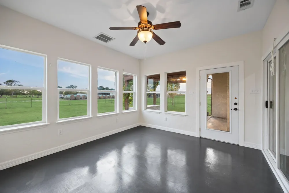 6880 County Road 4042 Kemp, TX 75143