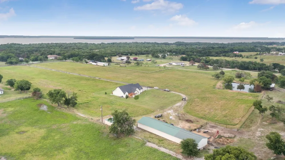 6880 County Road 4042 Kemp, TX 75143