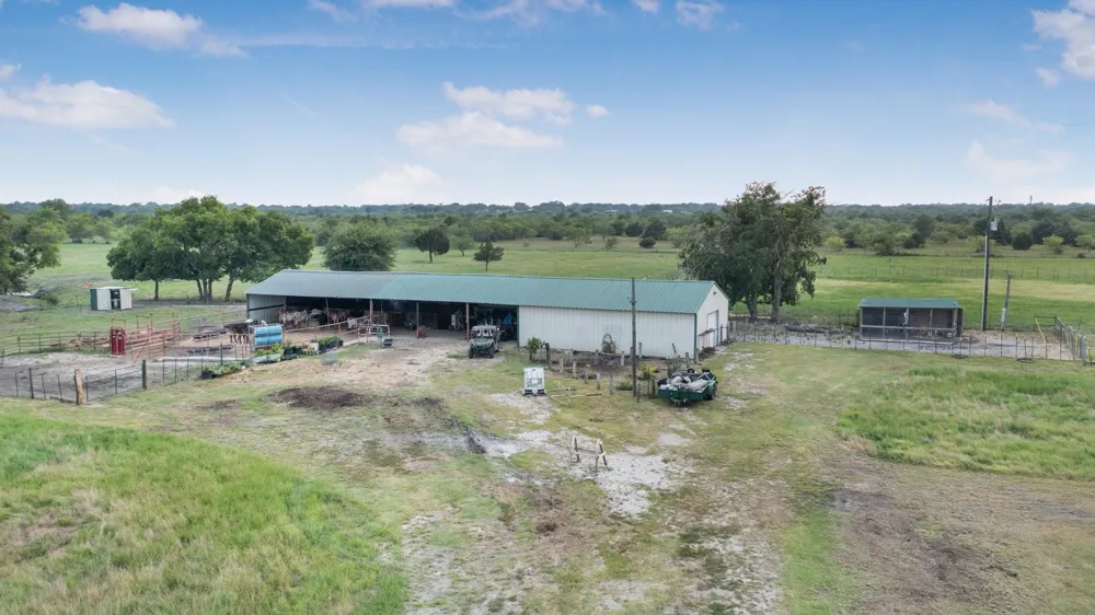 6880 County Road 4042 Kemp, TX 75143
