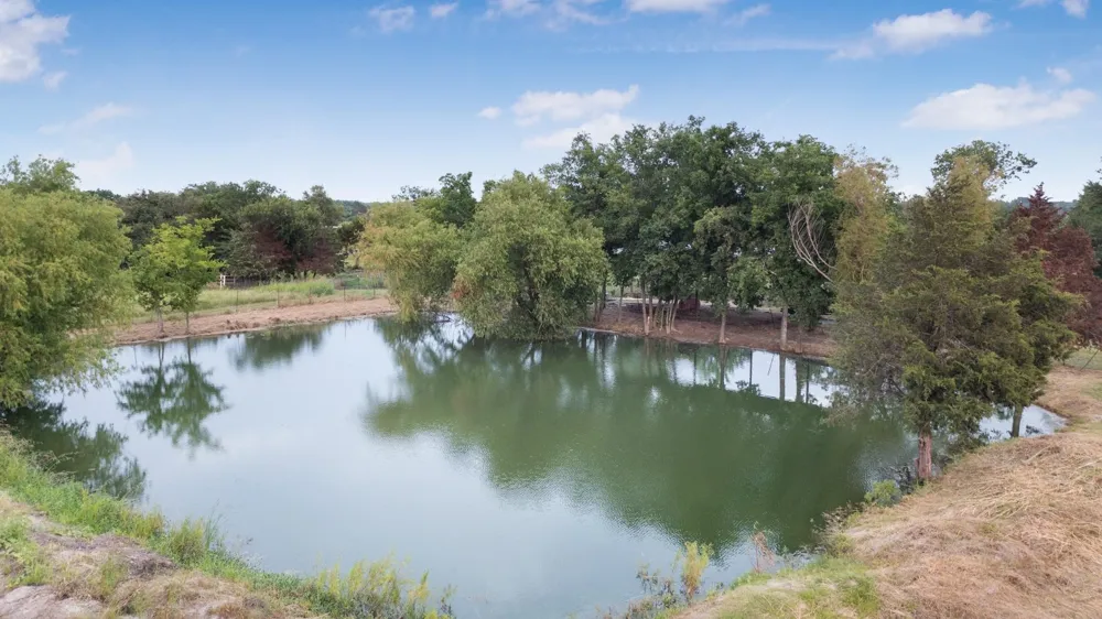 6880 County Road 4042 Kemp, TX 75143