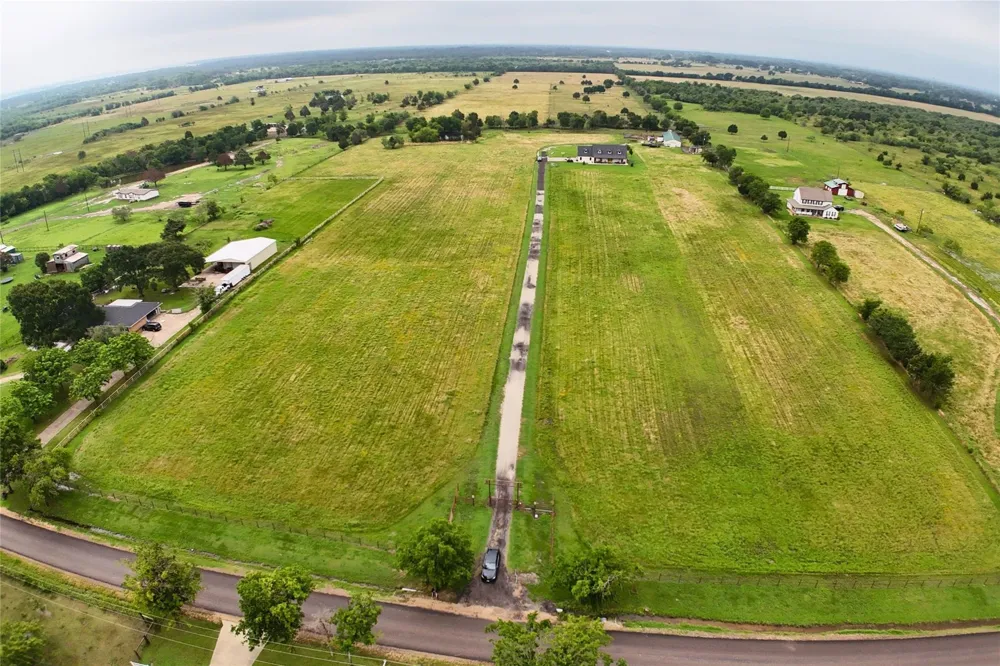 6880 County Road 4042 Kemp, TX 75143