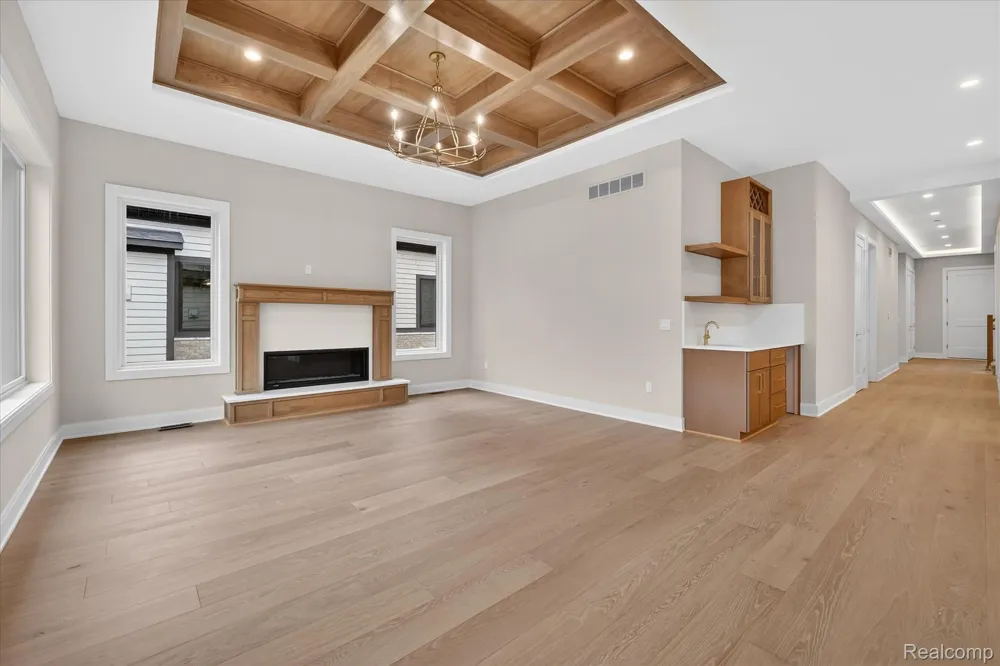 546 Maplehill Road Rochester Hills City, MI 48306