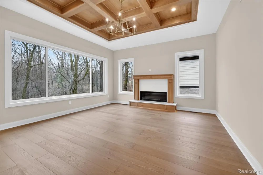 546 Maplehill Road Rochester Hills City, MI 48306