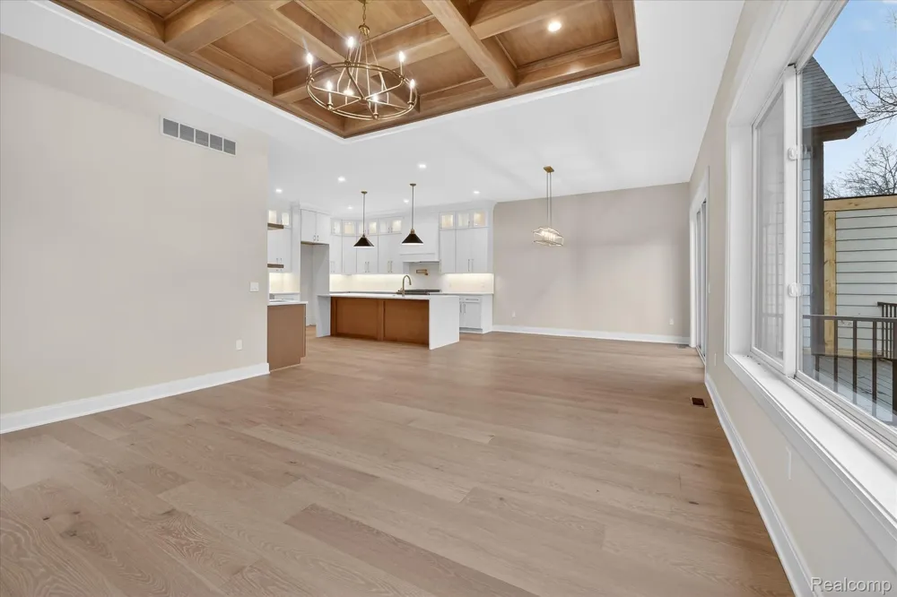 546 Maplehill Road Rochester Hills City, MI 48306