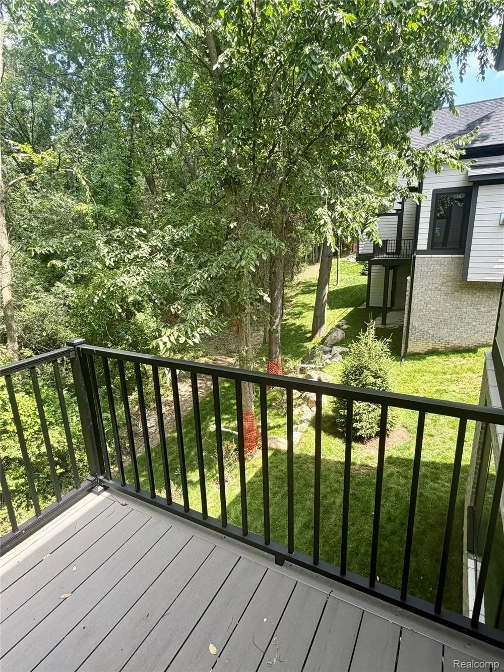 546 Maplehill Road Rochester Hills City, MI 48306