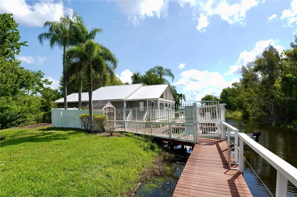 2511 2511 DOLLY BAY DRIVE #102 Palm Harbor, FL 34684