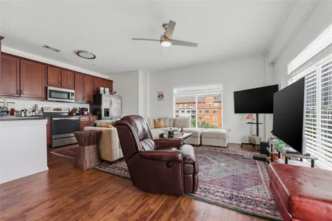 910 W 25th Street #507