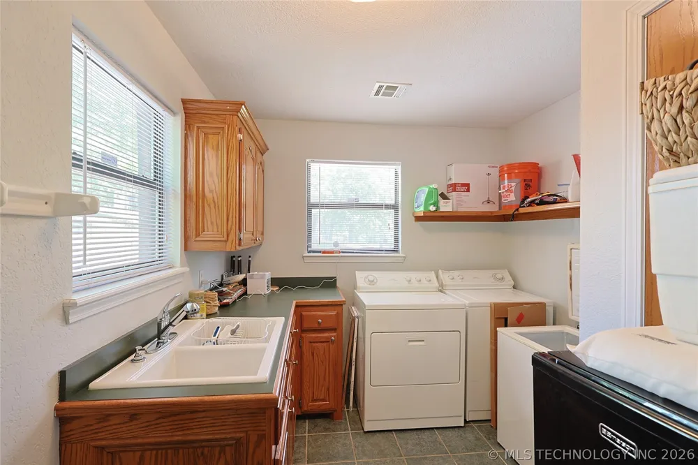 424808 E 1166 ROAD Eufaula, OK 74432