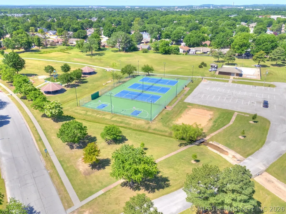 2509 W Broadway Street Broken Arrow, OK 74012