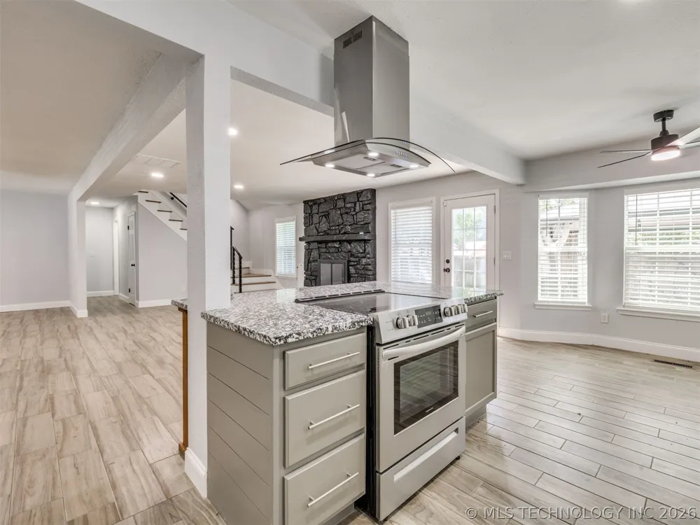 2509 W Broadway Street Broken Arrow, OK 74012