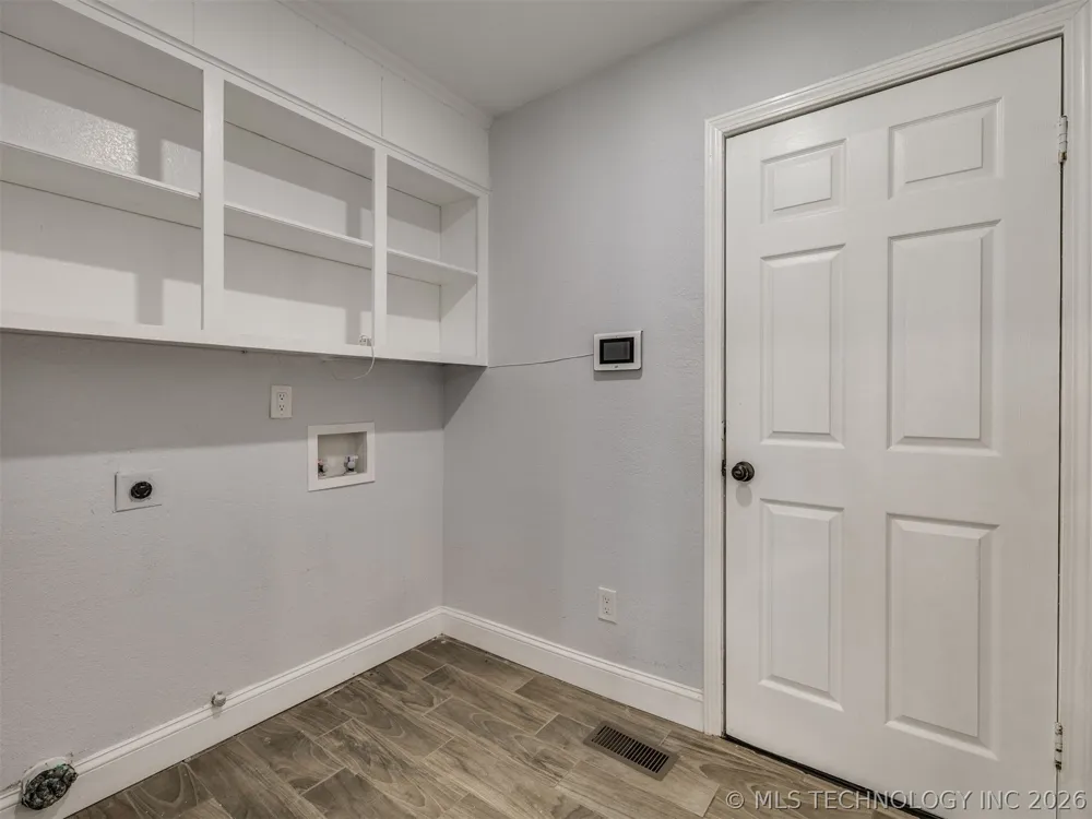 2509 W Broadway Street Broken Arrow, OK 74012