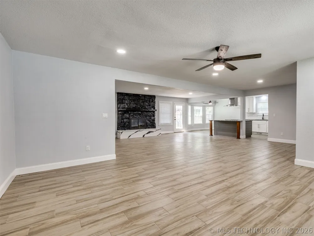 2509 W Broadway Street Broken Arrow, OK 74012