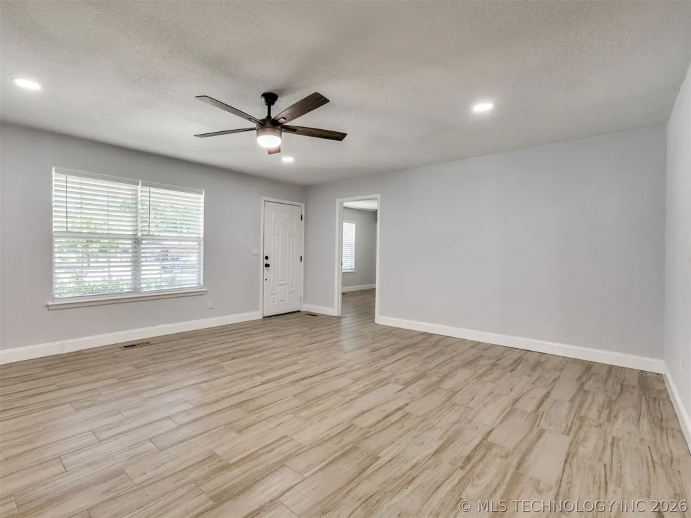 2509 W Broadway Street Broken Arrow, OK 74012