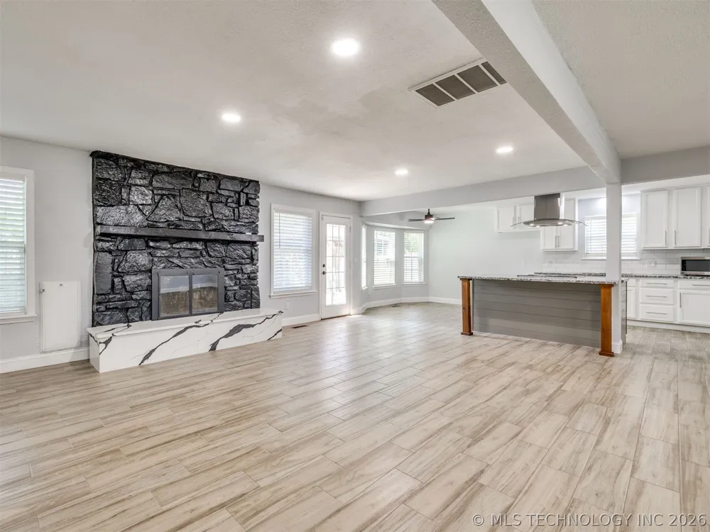 2509 W Broadway Street Broken Arrow, OK 74012