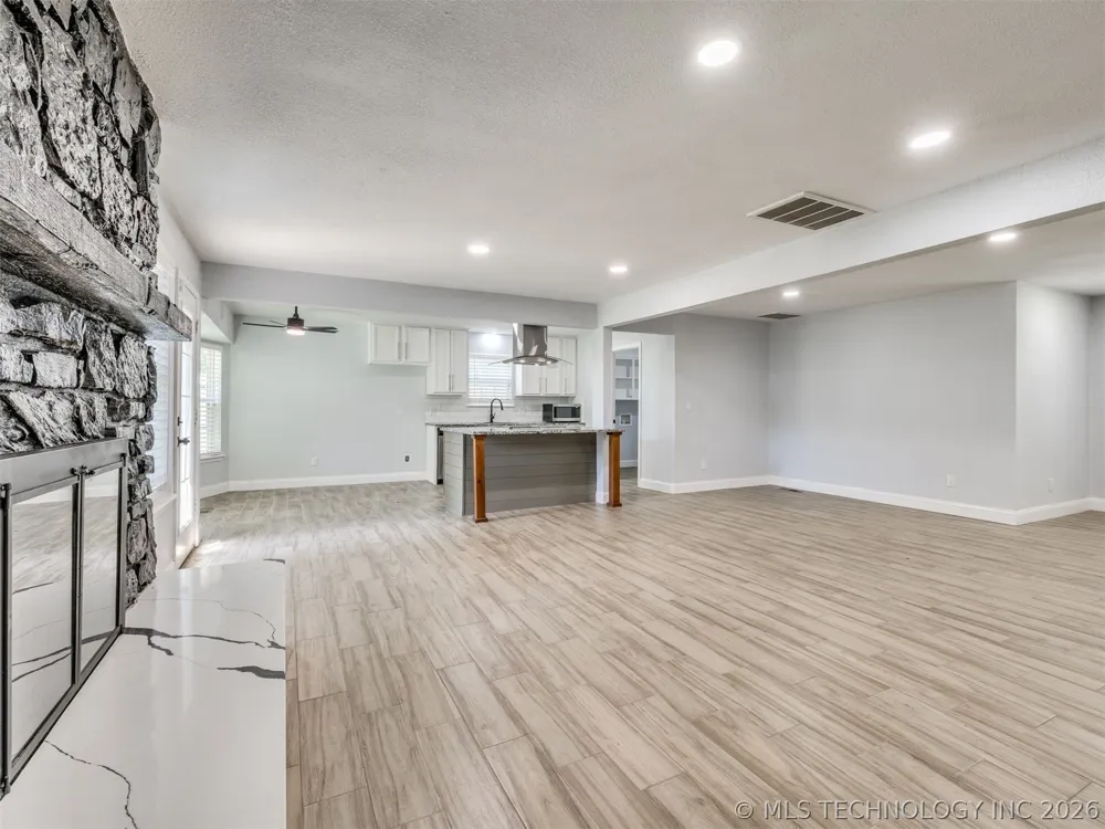 2509 W Broadway Street Broken Arrow, OK 74012