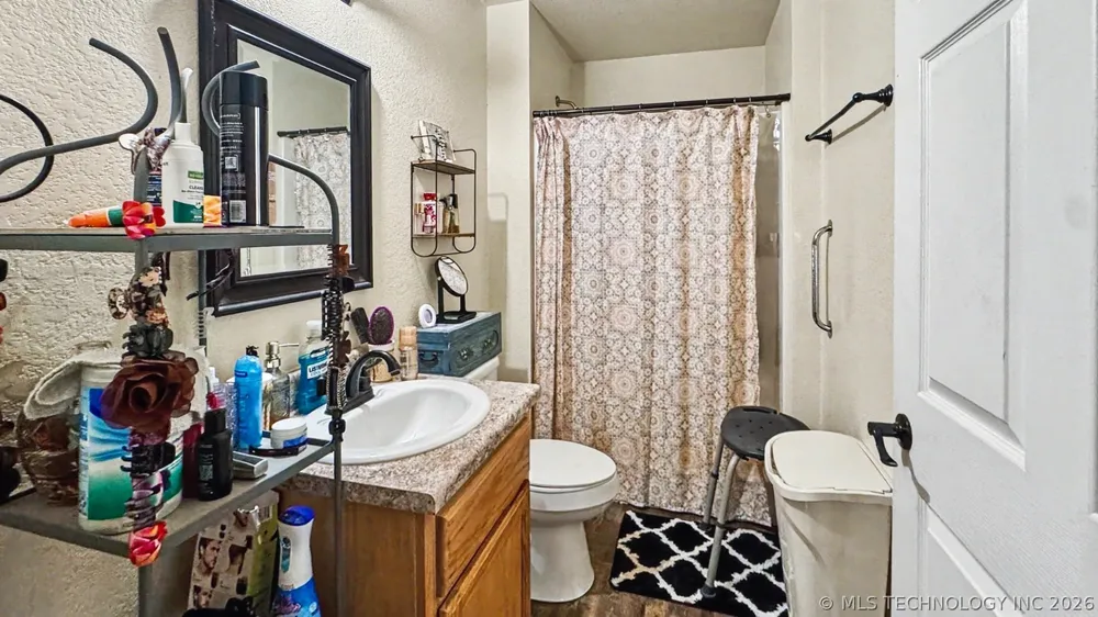 83248 S 4670 ROAD Stilwell, OK 74960