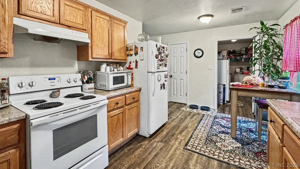 83248 S 4670 ROAD Stilwell, OK 74960