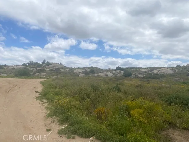Yucca Rd Perris, CA 92570