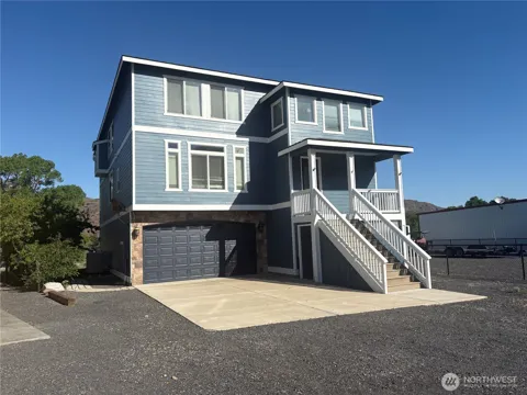 582 River Drive SW