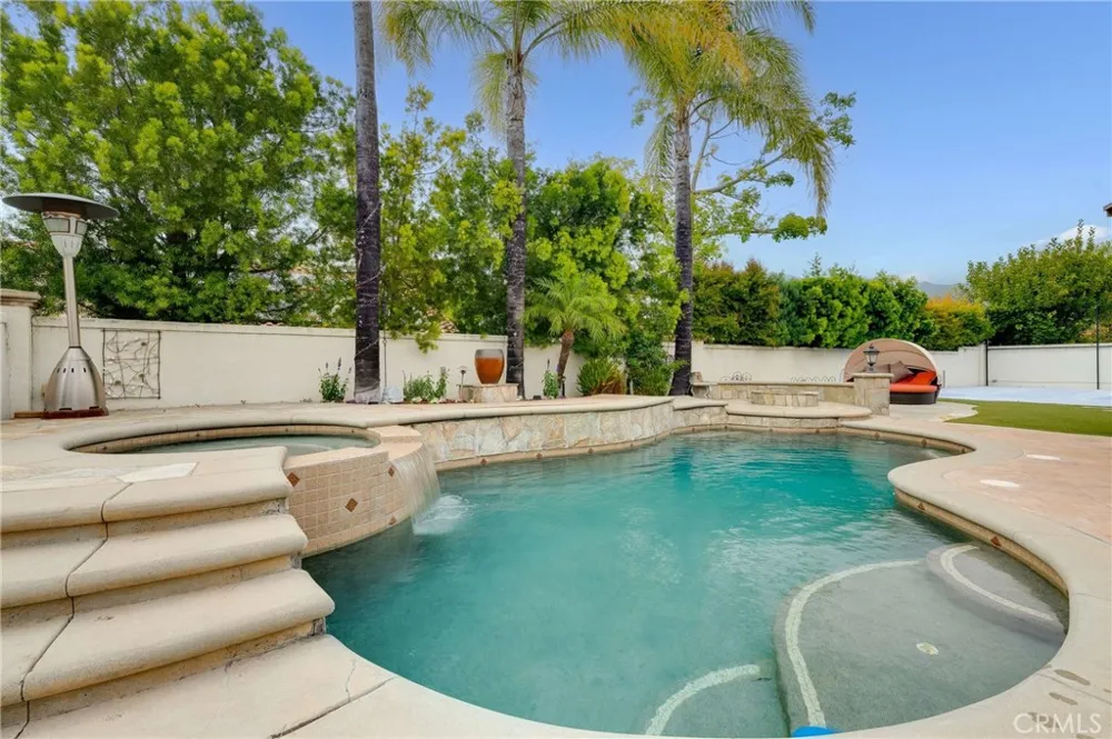 6137 Ridgemont La Verne, CA 91750