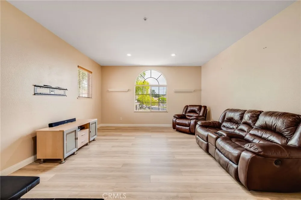 6137 Ridgemont La Verne, CA 91750