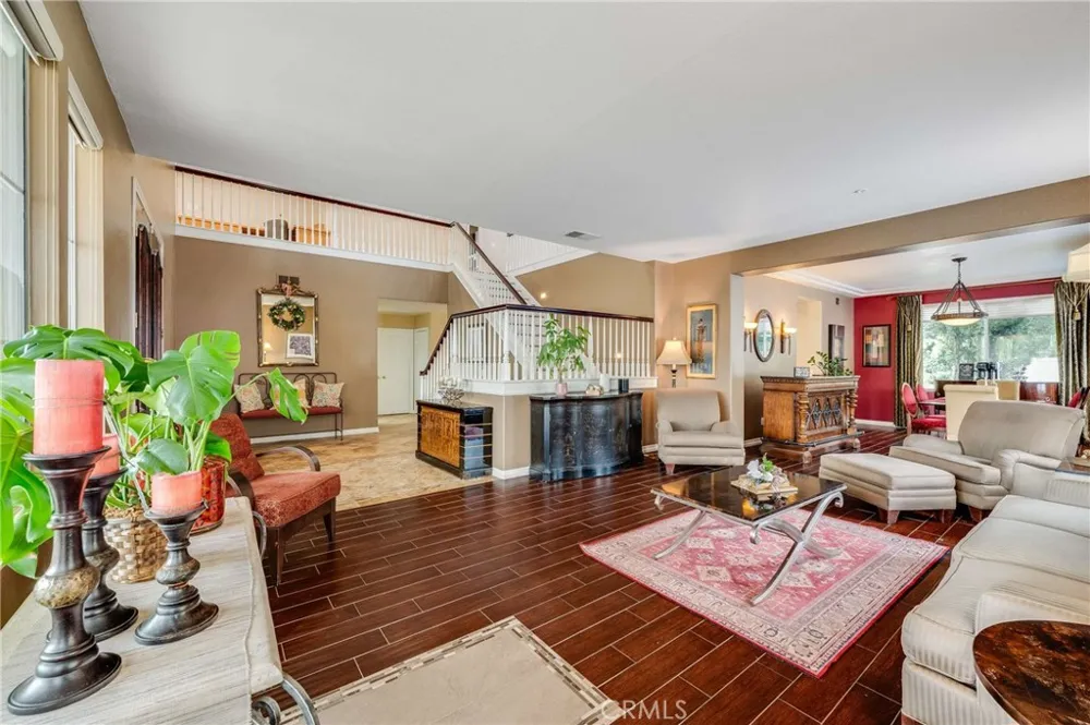 6137 Ridgemont La Verne, CA 91750
