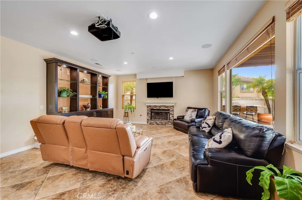 6137 Ridgemont La Verne, CA 91750