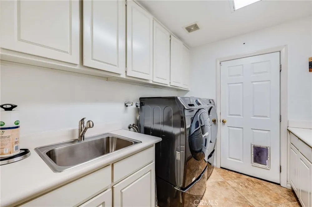 6137 Ridgemont La Verne, CA 91750