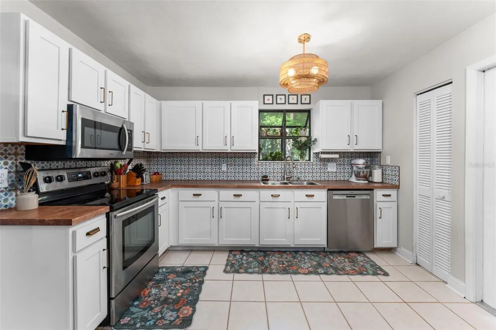 3724 NW 53RD TERRACE Gainesville, FL 32606