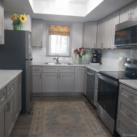 250 Cove Boulevard #3
