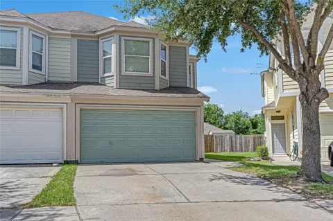 706 Woodport Lane