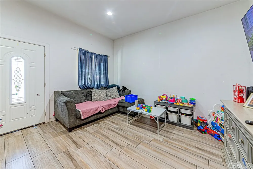 1060 S Rebecca Pomona, CA 91766