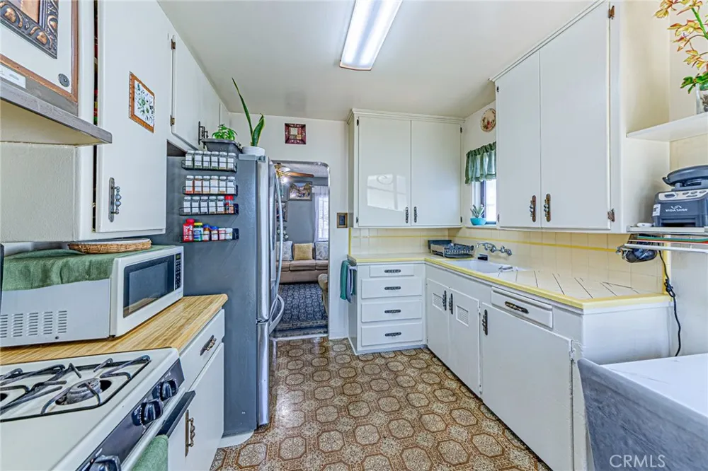 1060 S Rebecca Pomona, CA 91766