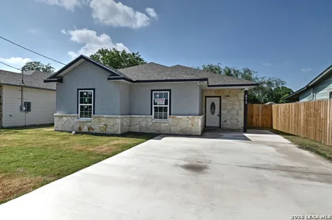 870 W Southcross Blvd