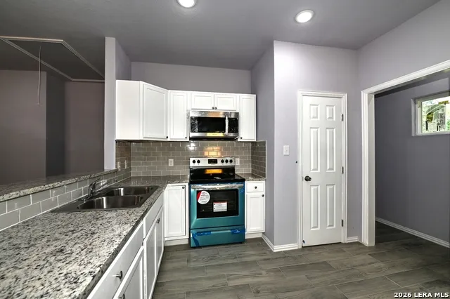 870 W Southcross Blvd San Antonio, TX 78211