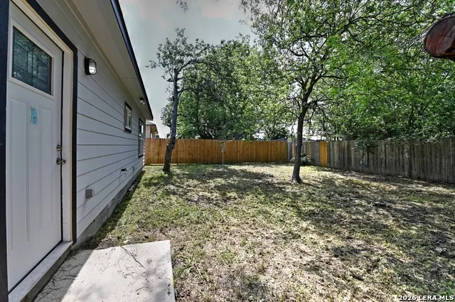 870 W Southcross Blvd San Antonio, TX 78211