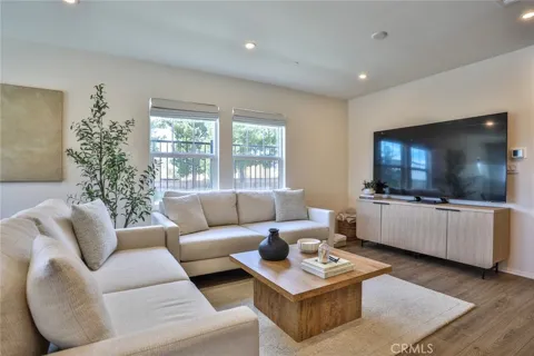 6392 Sierra Vista #5