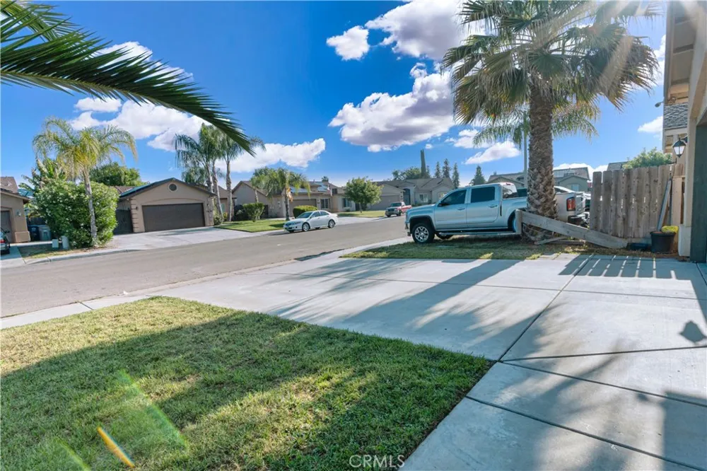 7443 Ensminger Visalia, CA 93291