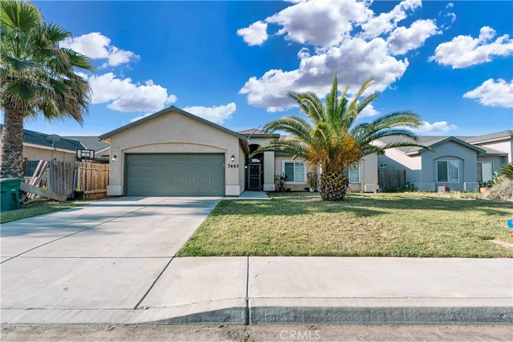 7443 Ensminger Visalia, CA 93291