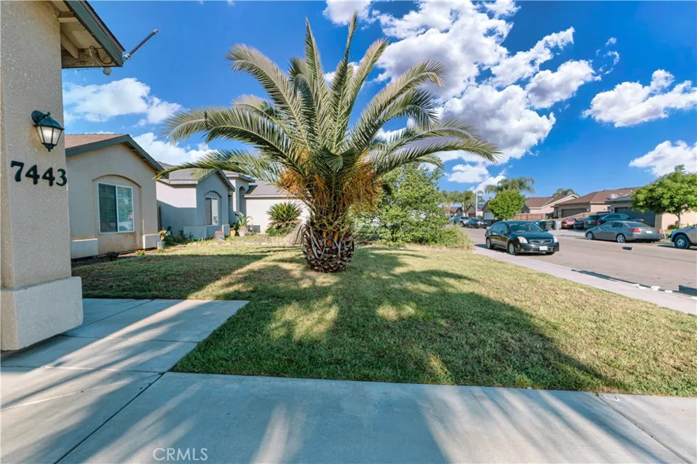 7443 Ensminger Visalia, CA 93291