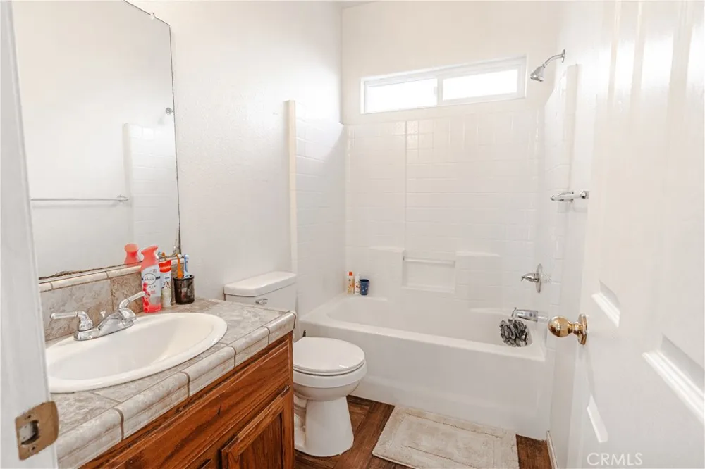 7443 Ensminger Visalia, CA 93291